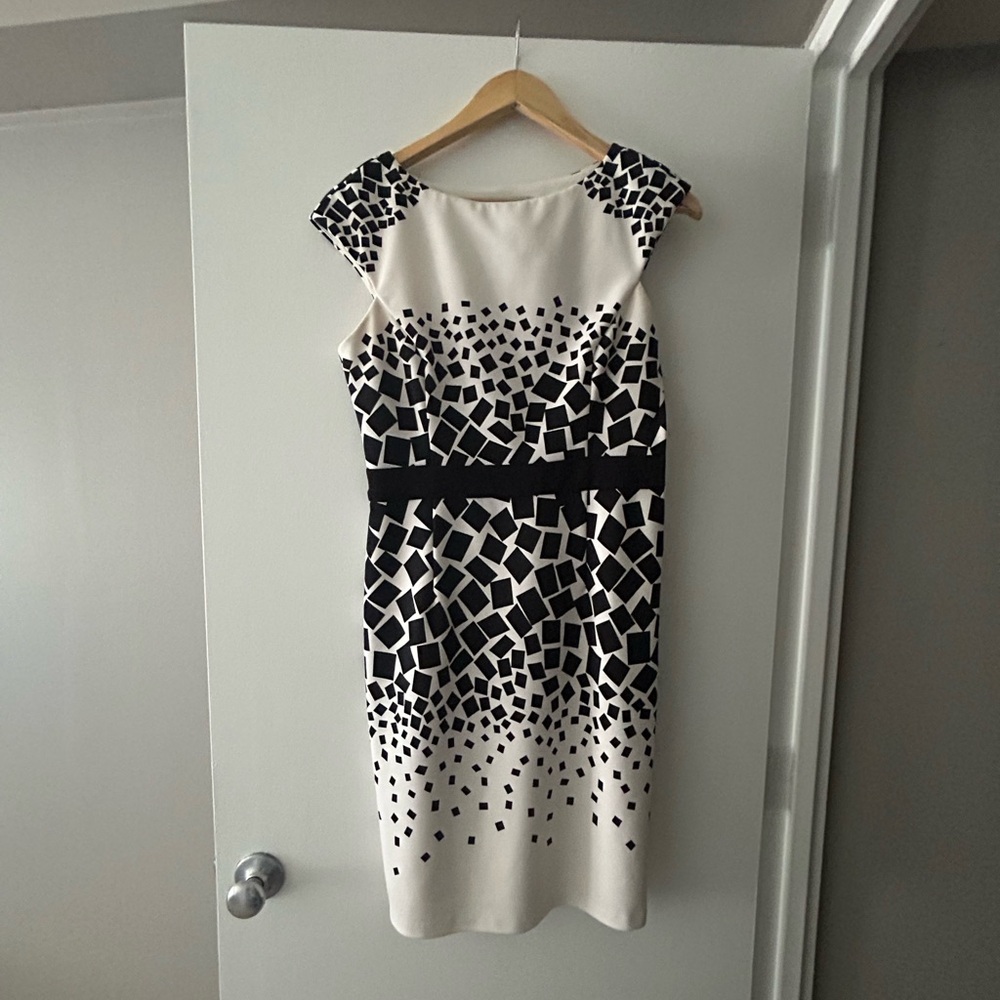 Maggy London Black and White Geometric Midi Dress